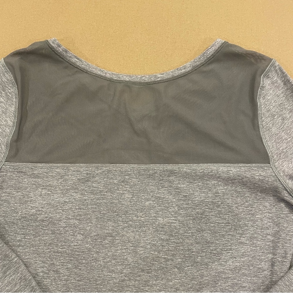lululemon Just Breathe Long Sleeve Mesh Top Heathered Slate Size 8 - Picture 10 of 10